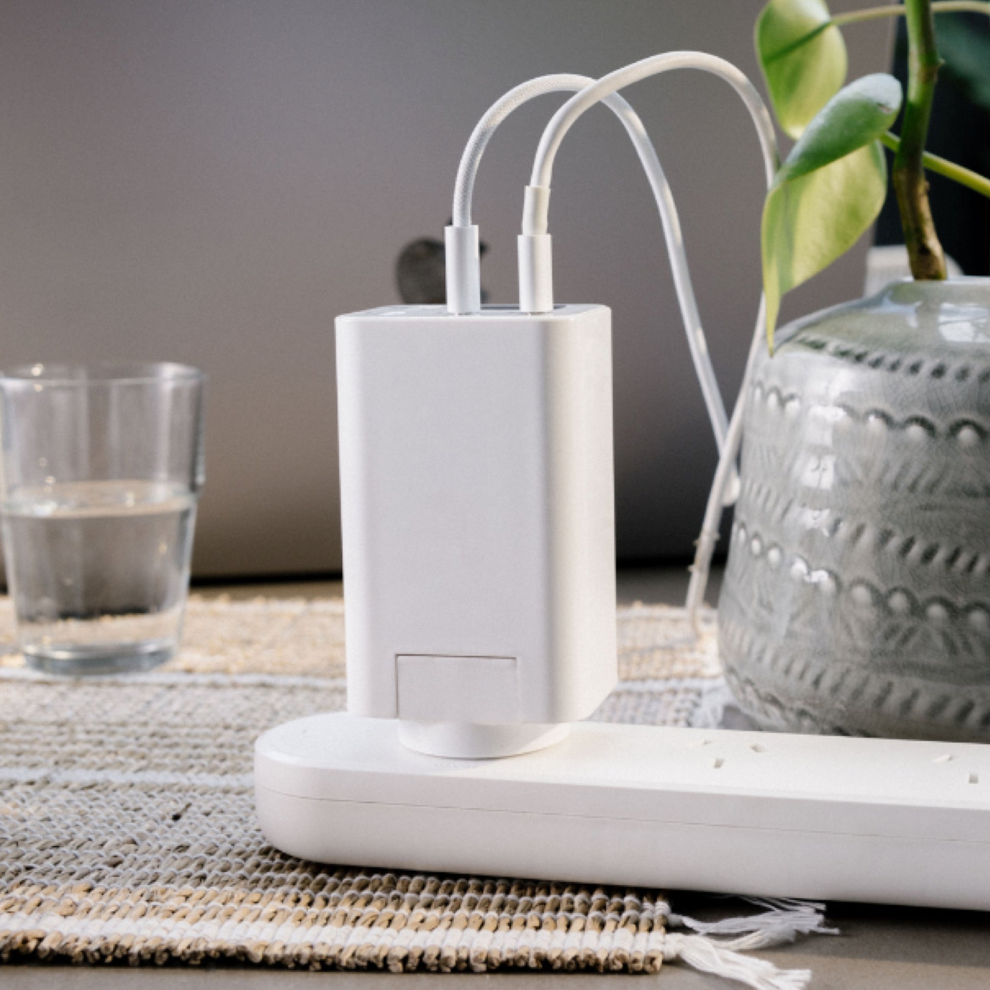 NexTECH® | Multi-Port GaN Charger with Screen – 280W Output - NexTECH