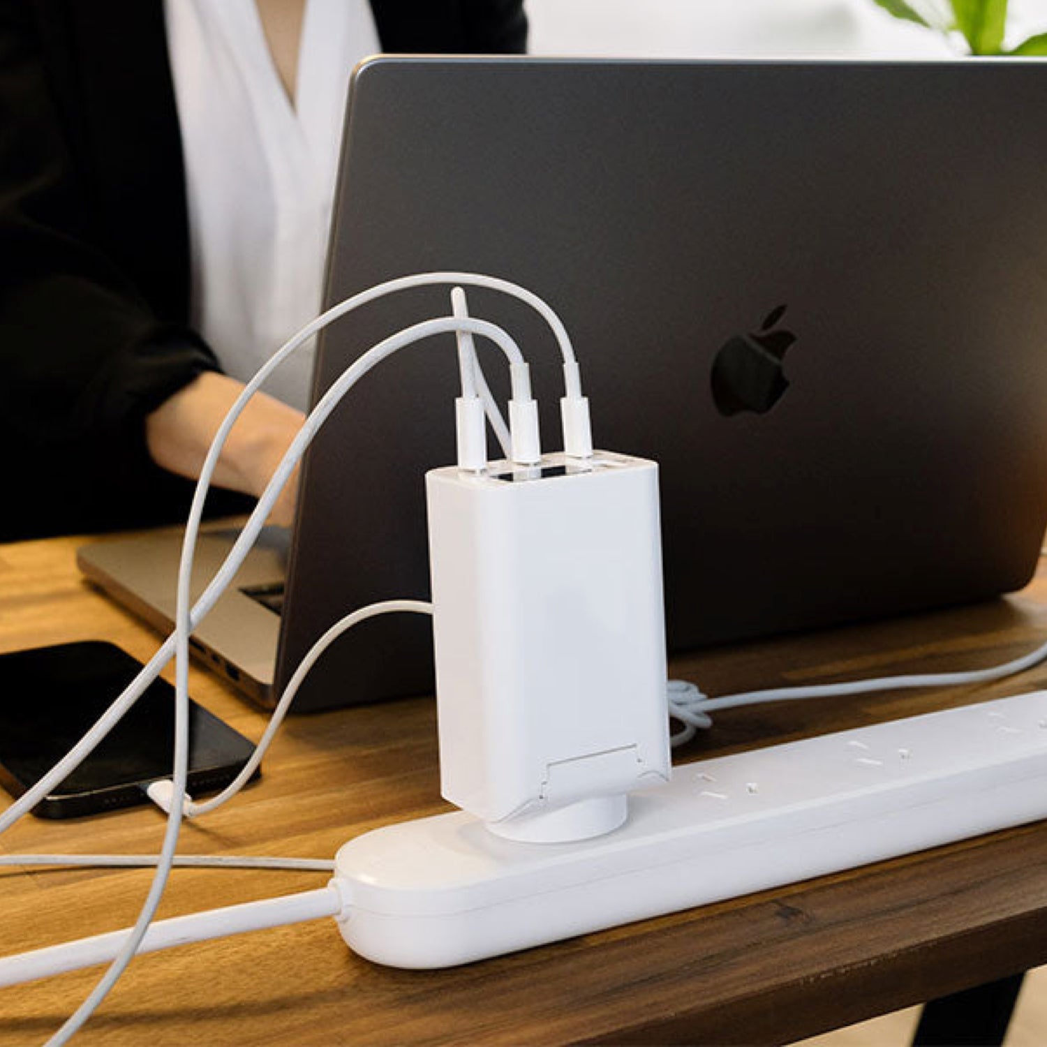 NexTECH® | Multi-Port GaN Charger with Screen – 280W Output - NexTECH